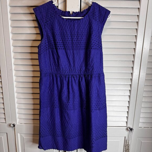ROZ & ALI SIZE 12 PURPLE EYELET CAP SLEEVE KNEE LENGTH 100% COTTON SHEATHE DRESS - Picture 6 of 9